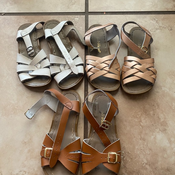 Salt Water Sandals - Little Kid Size 1 - Picture 11 of 11